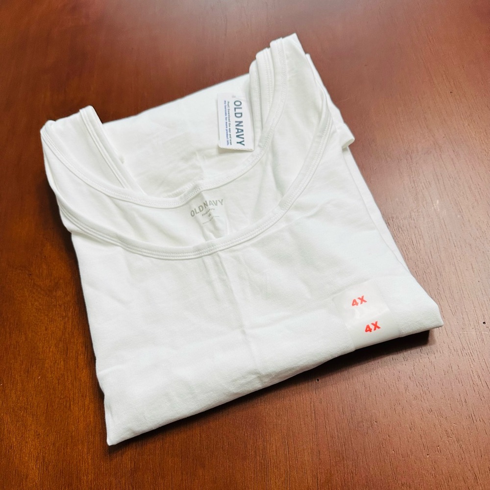 Bundle 3 items for $10!  Old Navy Women's White Tank Top 4X
